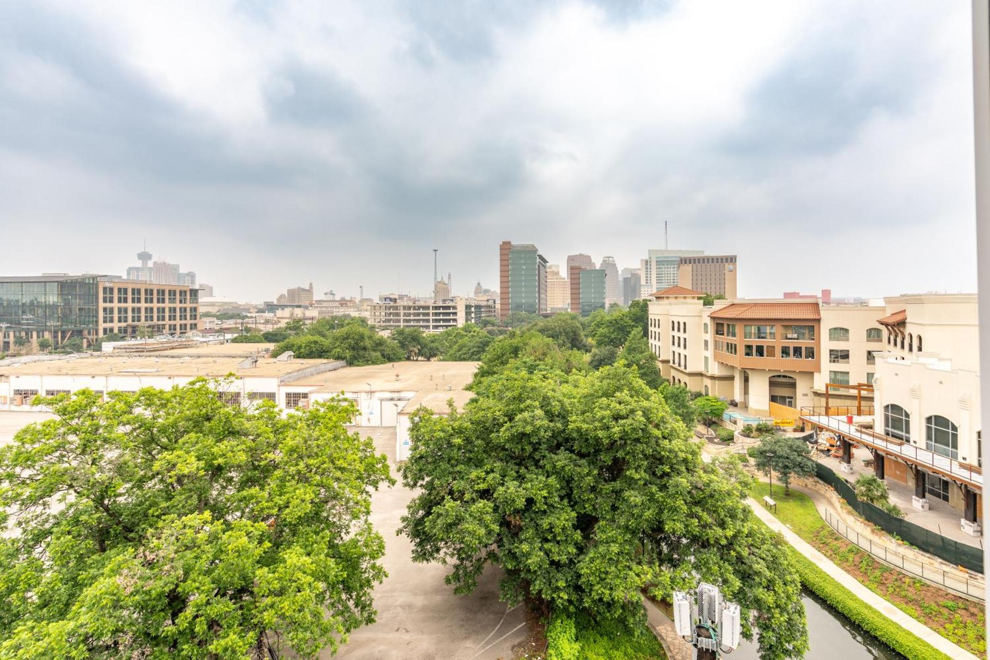 Riverwalk Penthouse Oasis W/Free Parking Gym Pool San Antonio Buitenkant foto
